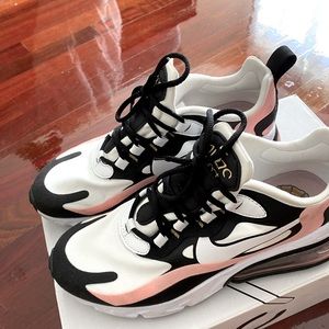 Nike sneakers size 6.5 women